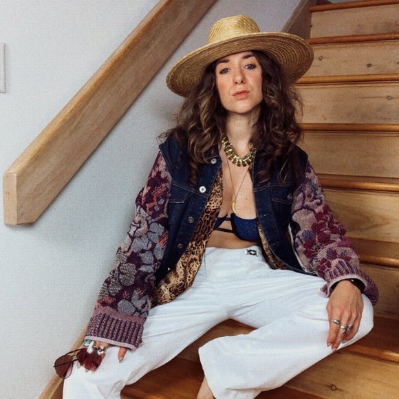 Meet your Posher, LIZARD QUEENZ 🦎 👑 - Picture 3 of 16